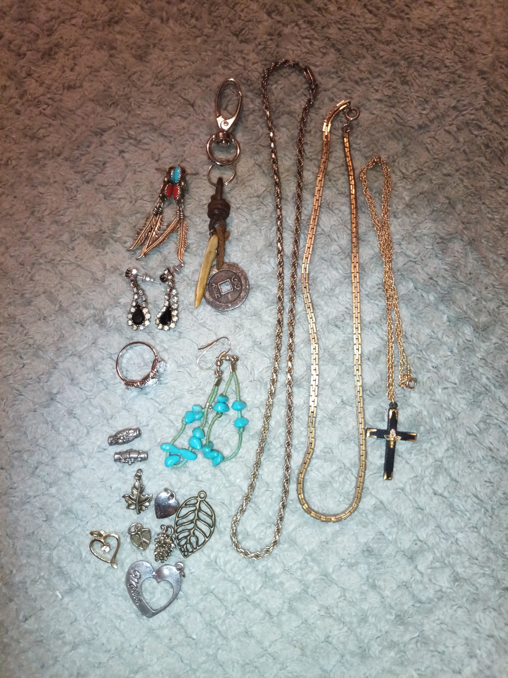 Mixed Women’s Jewelry Set with Turquoise Beads and Gold Chains